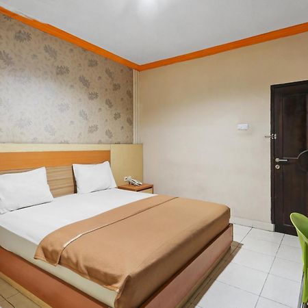 Collection O 93163 Hotel Grand Kartika Pare-Pare Екстер'єр фото