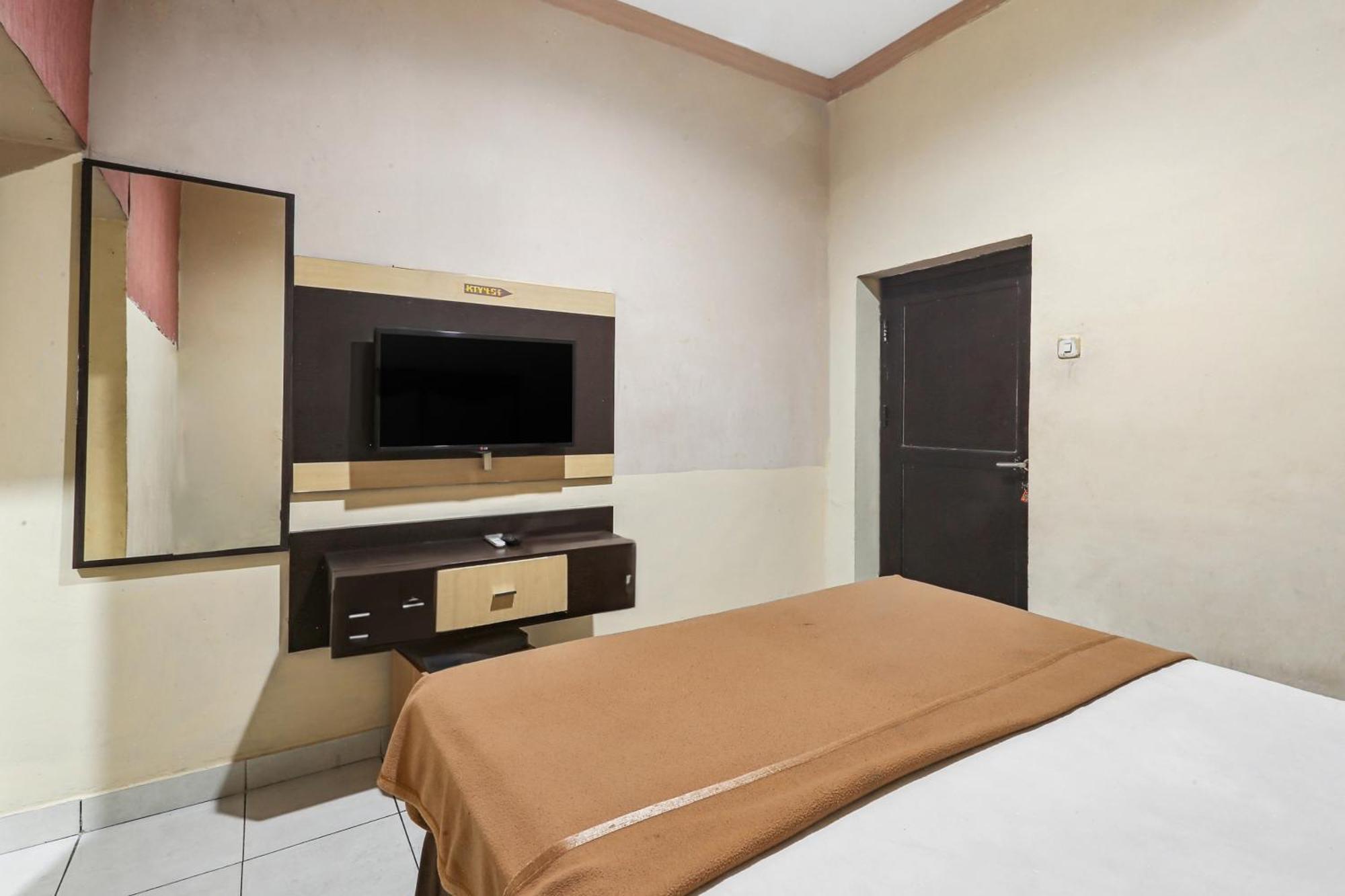 Collection O 93163 Hotel Grand Kartika Pare-Pare Екстер'єр фото