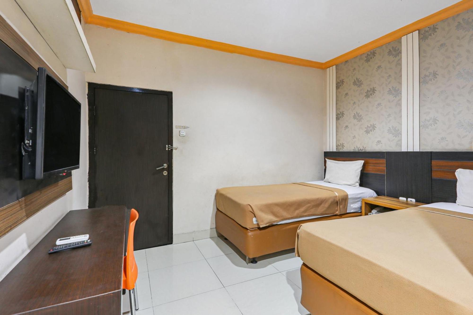 Collection O 93163 Hotel Grand Kartika Pare-Pare Екстер'єр фото