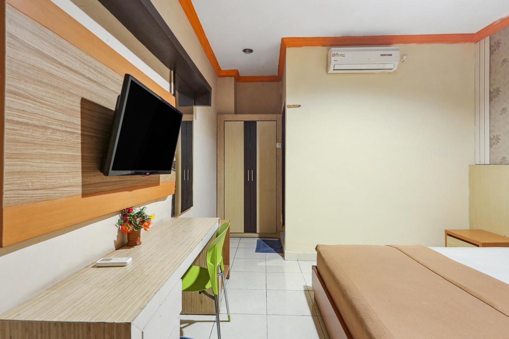 Collection O 93163 Hotel Grand Kartika Pare-Pare Екстер'єр фото