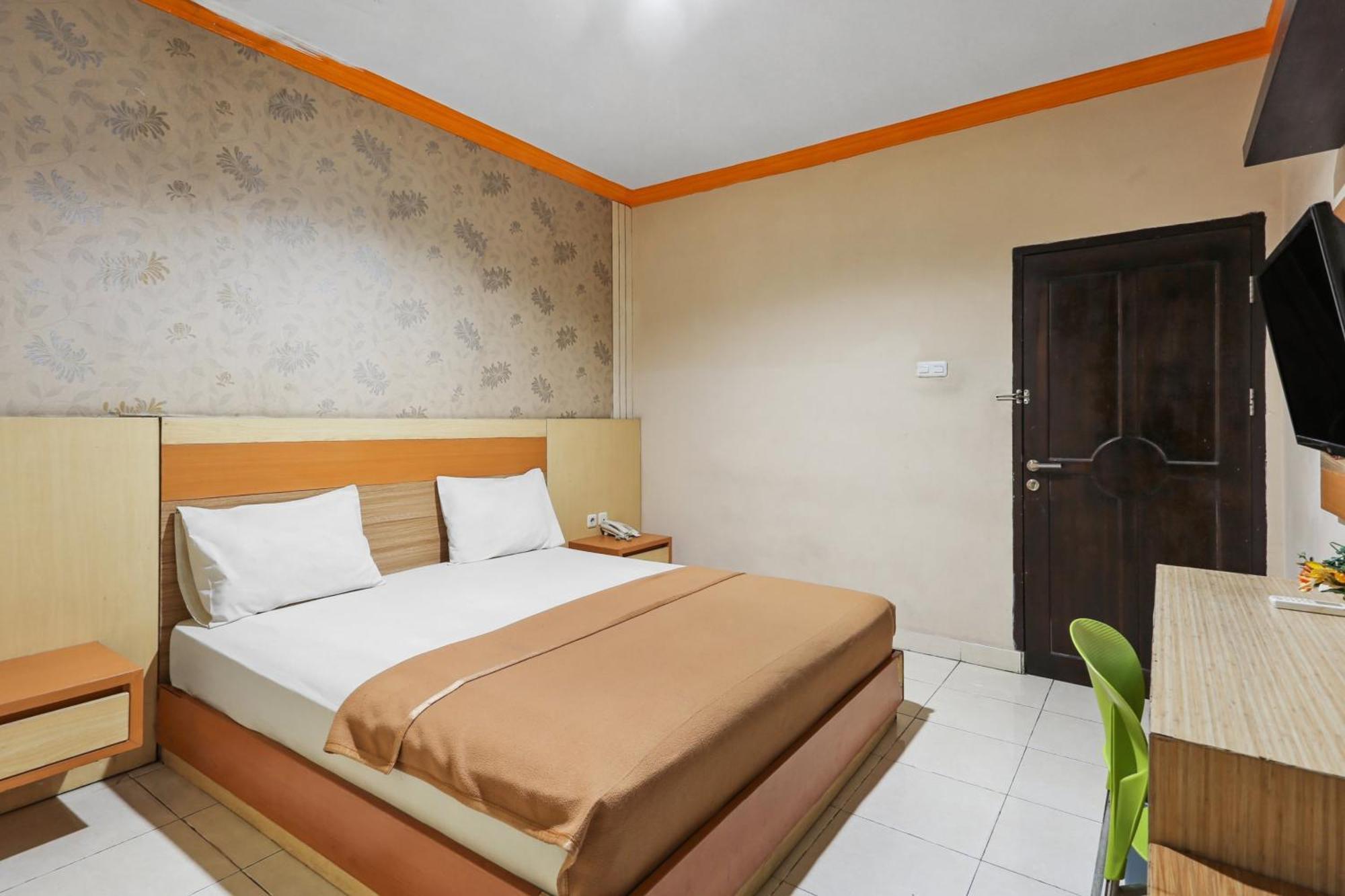 Collection O 93163 Hotel Grand Kartika Pare-Pare Екстер'єр фото