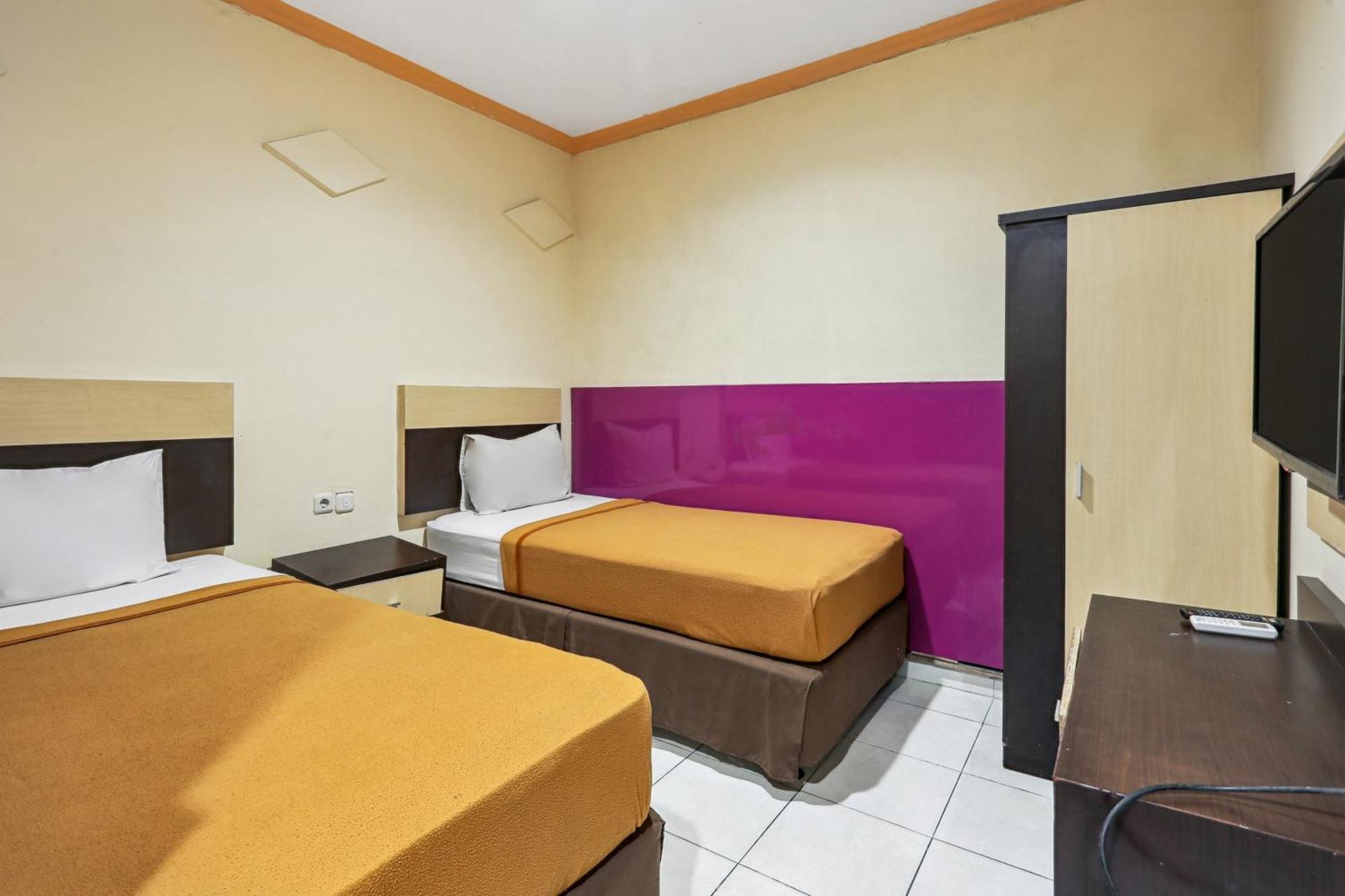 Collection O 93163 Hotel Grand Kartika Pare-Pare Екстер'єр фото