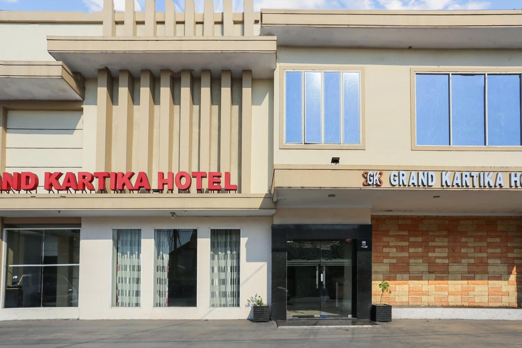 Collection O 93163 Hotel Grand Kartika Pare-Pare Екстер'єр фото